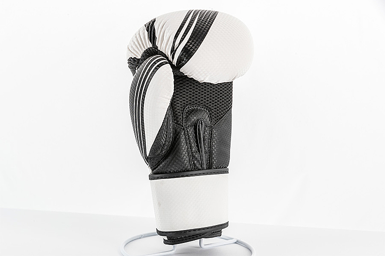 UFC PRO Performance Rush 14 Oz - белые