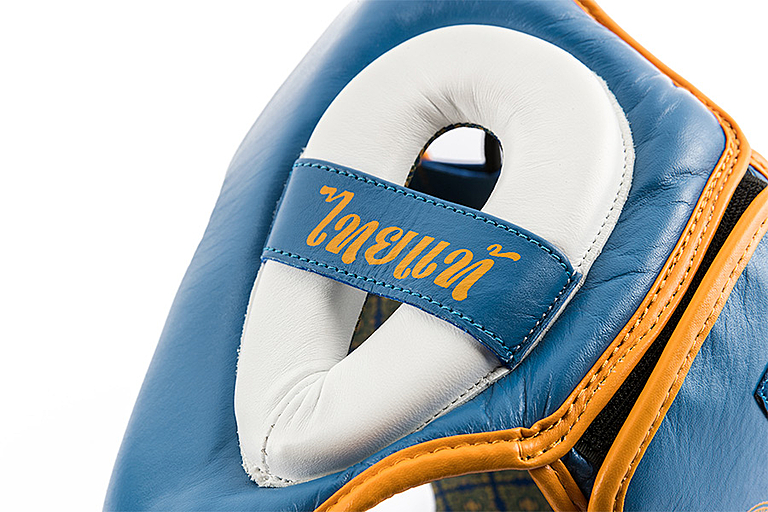 UFC Premium True Thai Шлем для бокса, цвет синий, размер M